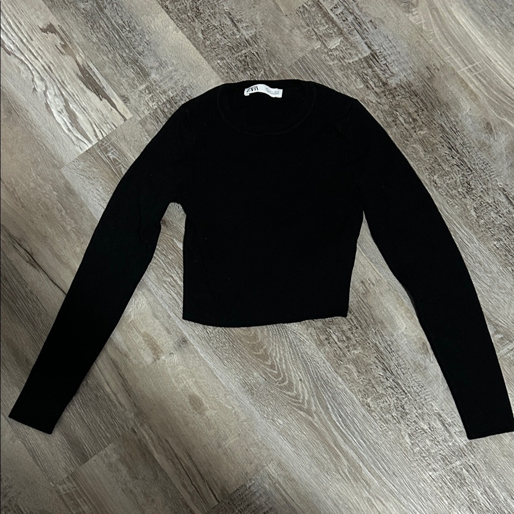 Zara Black Long Sleeve Cropped Sweater Top